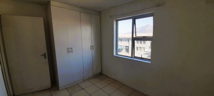 To Let 1 Bedroom Property for Rent in Maitland Western Cape